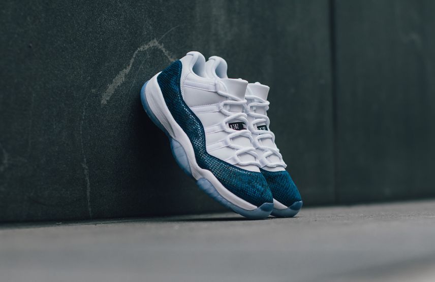AIR JORDAN 11 LOW 
