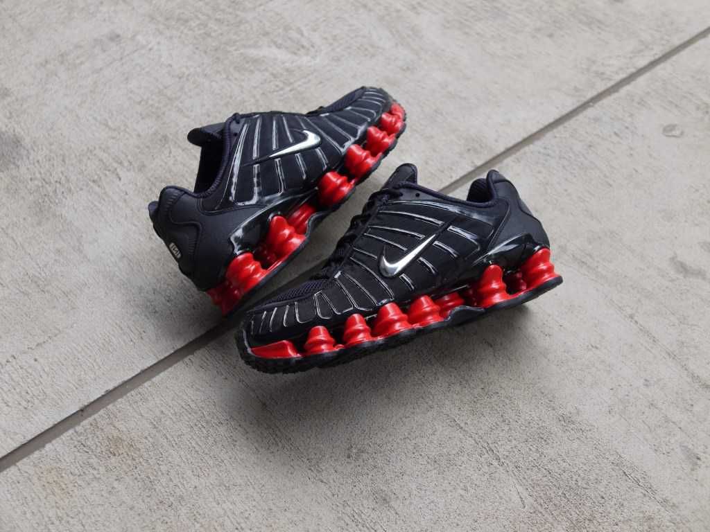 スケプタ×ナイキショックスTL ブラック/ユニバーシティレッド【9/12