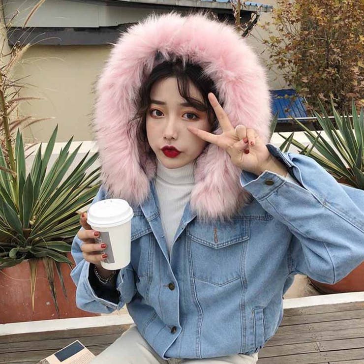 フェイクファーフード付き裏ボアデニムジャケット[品番：MJNW0001743