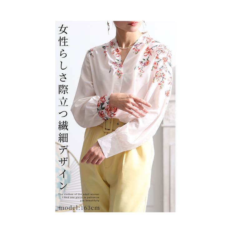 可憐で華やかな花々が舞い散る花柄アシンメトリーブラウス トップス