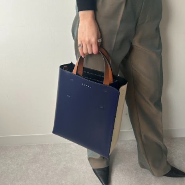 マルニ「ミュゼオトート」は通勤バッグの王者! -口コミ・サイズ感