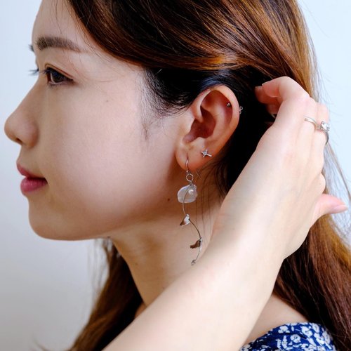 香港 Hosie |スプレー流線型淡水パールドロップピアス メラキデザイン