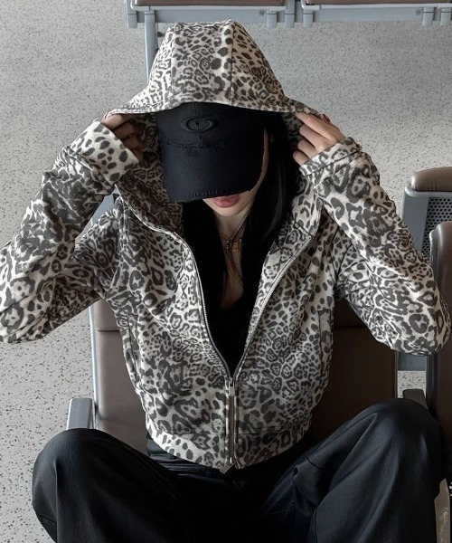 セール】ヒョウ柄ジップアップパーカー（パーカー）｜ViViDAY