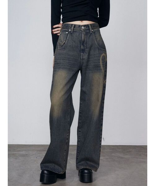 グラフィックルーズジーンズ（デニムパンツ）｜EMODA（エモダ）の