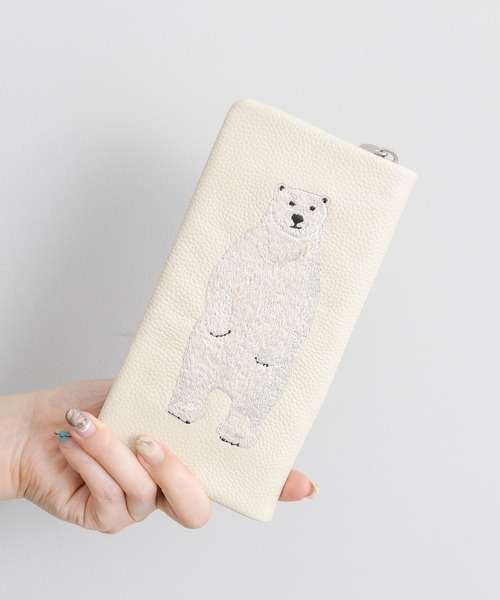 ear PAPILLONNER（イアパピヨネ）の「《WEB限定》白くま刺繍 長財布