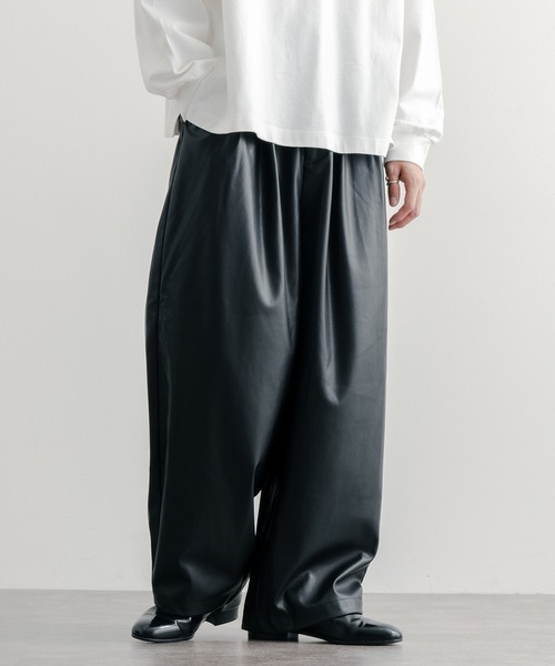 シンセティックレザーバギーパンツ（その他パンツ）｜epnok