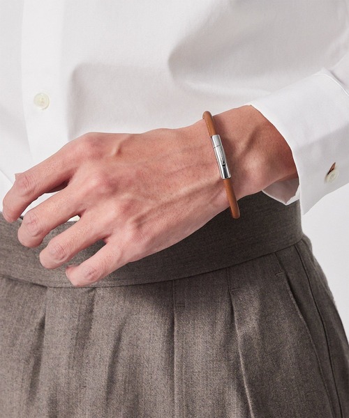 ロゴクラスプ レザーブレスレット【150920 240】（ブレスレット