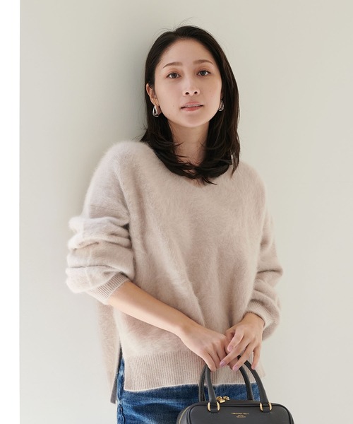 Jines（ジネス）の「フォックスカシミヤ 大人Vネックニット（ニット