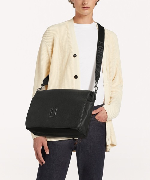 FURLA（フルラ）の「イカロ L メッセンジャーバッグ（メッセンジャー