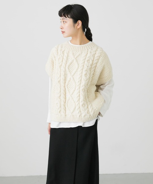 かぐれ（カグレ）の「ペルーアランクルーネックベスト（ニット