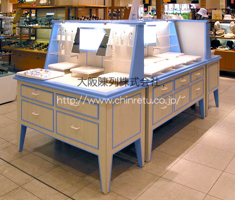 店舗什器／ショーケース施工例｜ジュエリー（貴金属）・アクセサリー