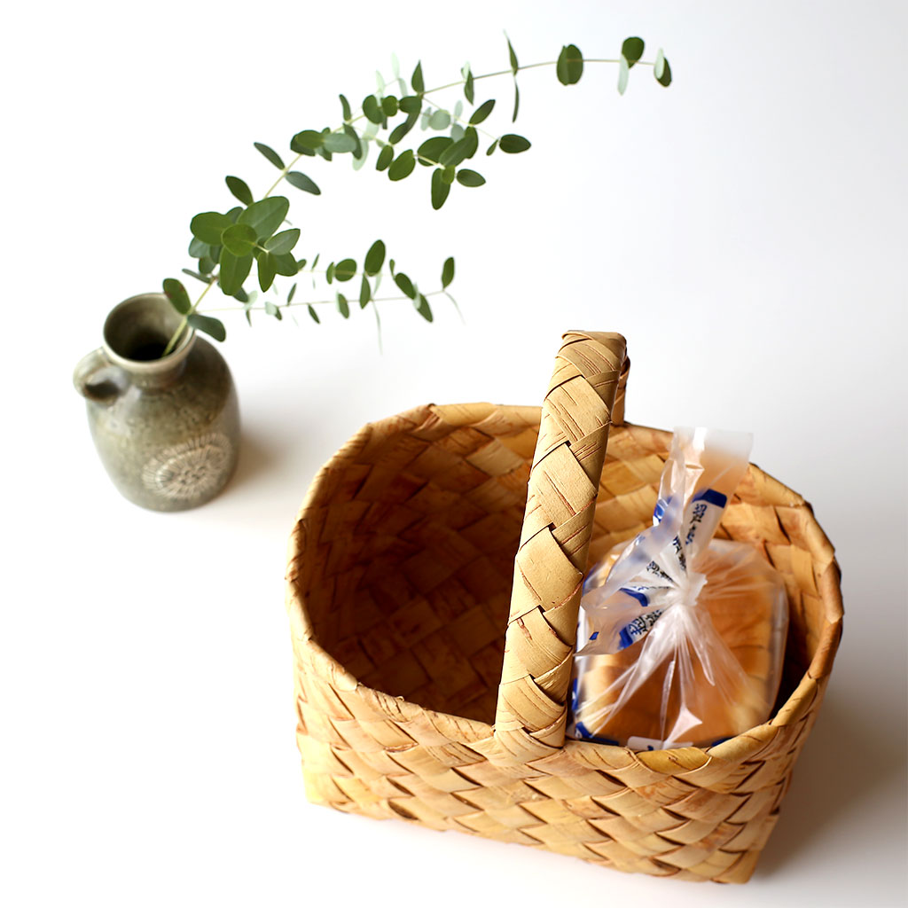 フィンランドの白樺かご/ハンドル付きバスケット/02サイズ COMFOTA