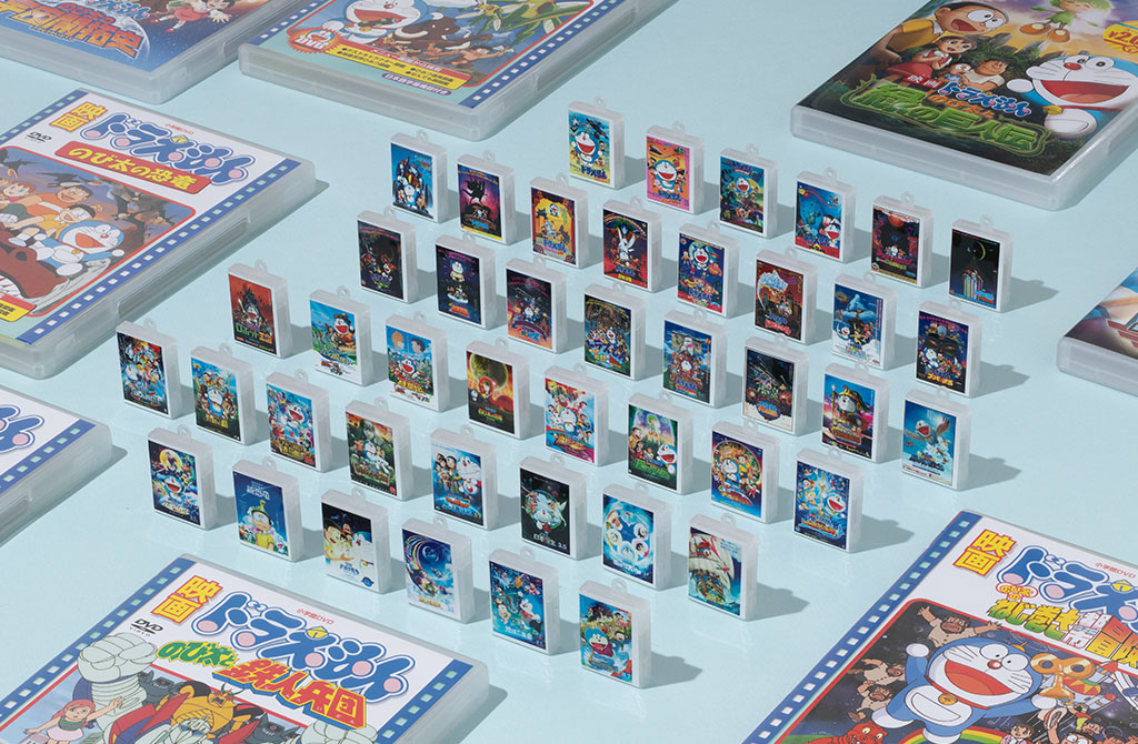 歴代映画作品を一挙ラインナップしたDVDミニチュアチャーム第1弾が