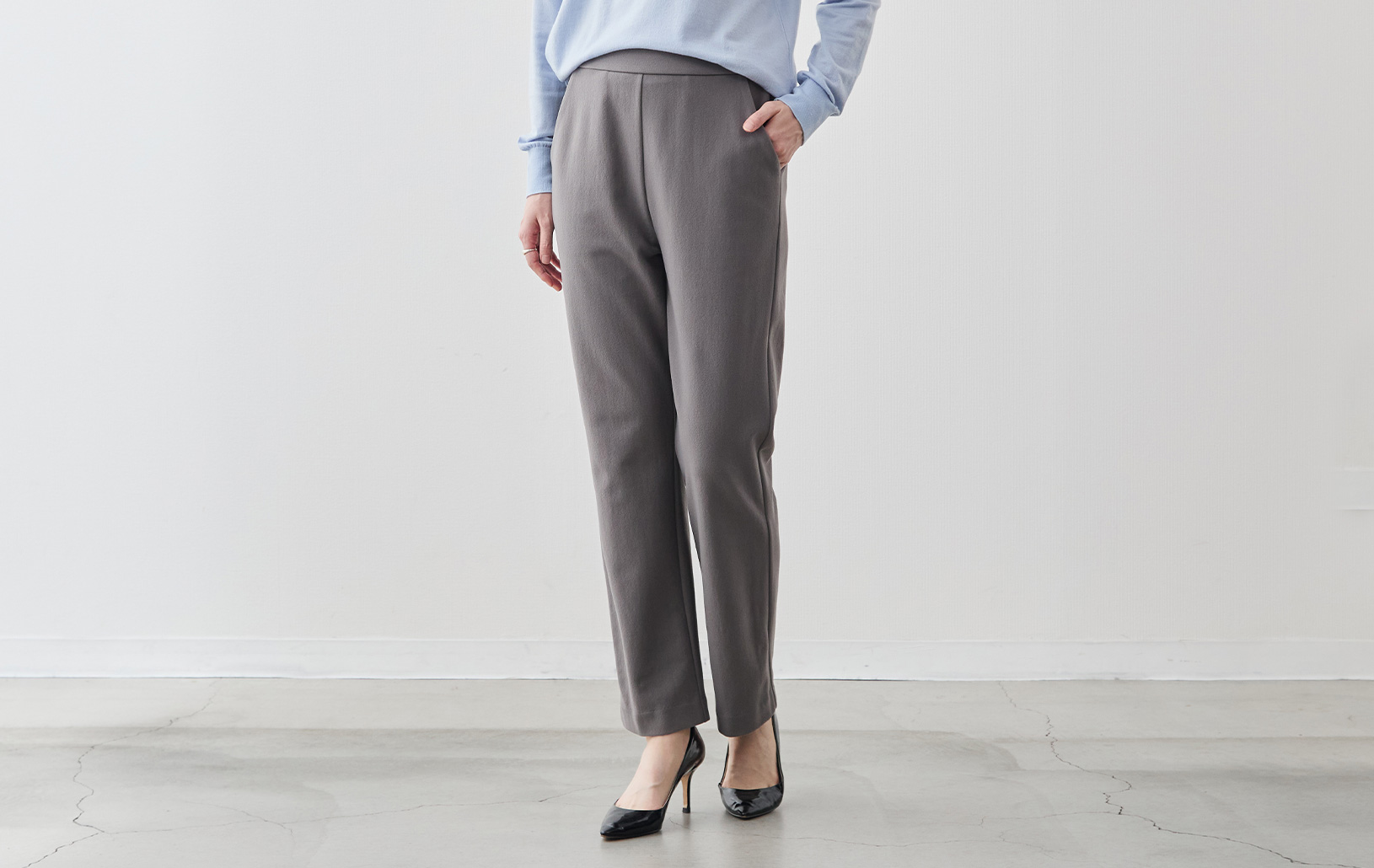 360°ストレッチの裏起毛ストレートパンツ/ウォームタッチ/グレー