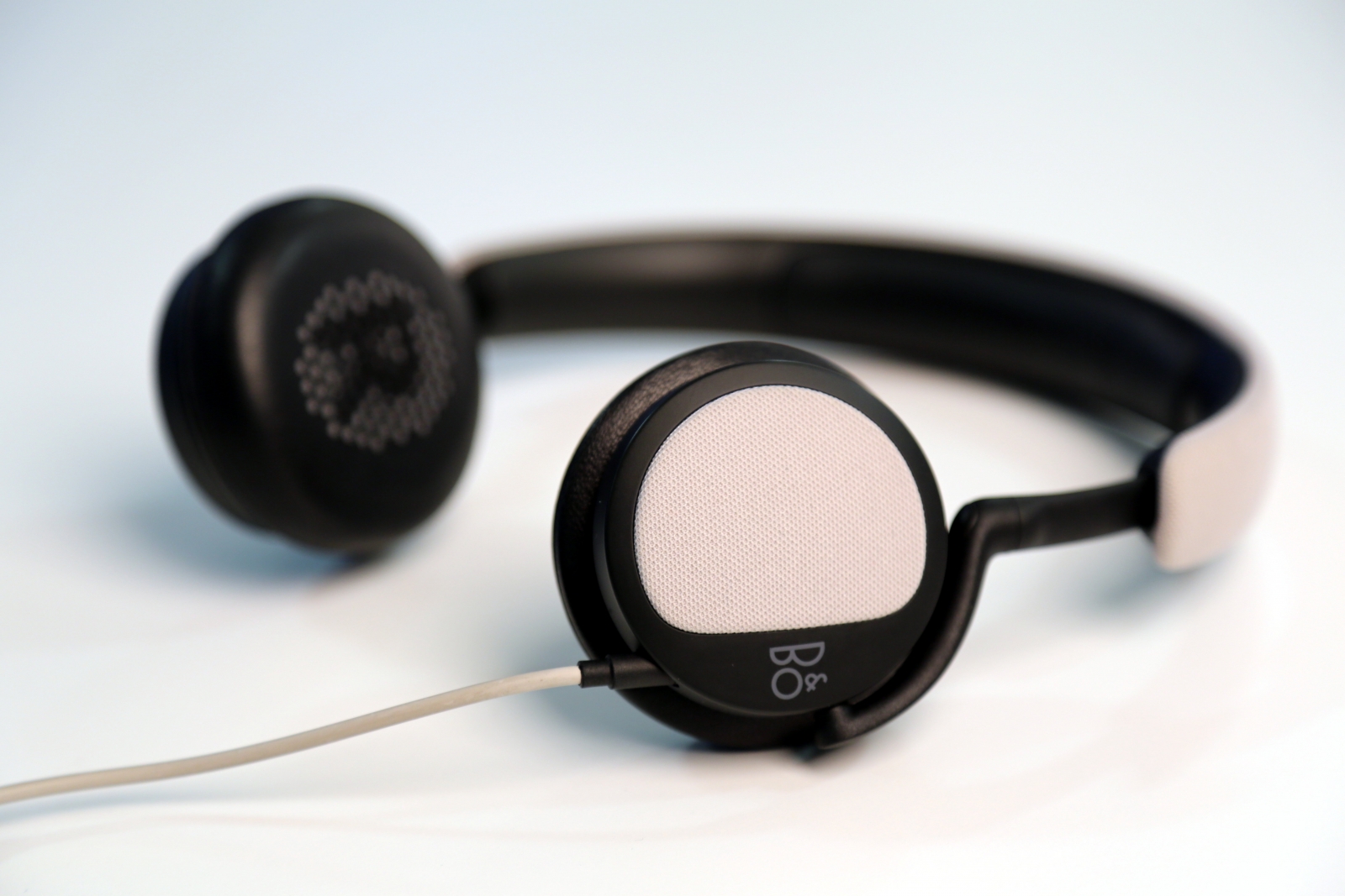 beoplay-h2.jpg?w=1600&h=1600&q