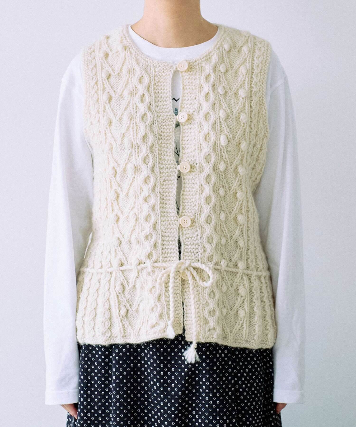 AMBIDEX Store ネパールハンドニットペプラムベスト(F シロ): yuni