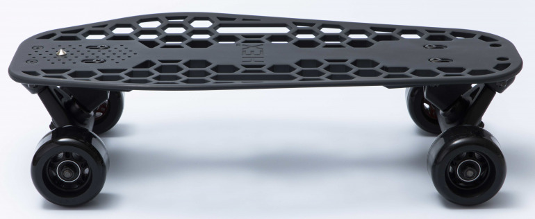 これならうまく乗れこなせるかも！monoto designがスケボーを
