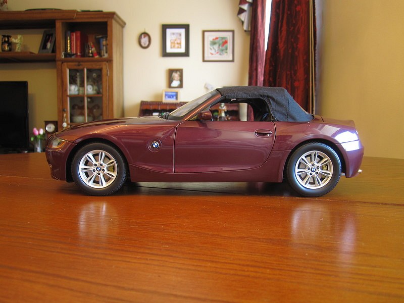 REVIEW: Kyosho 1:12 BMW Z4 • DiecastSociety.com