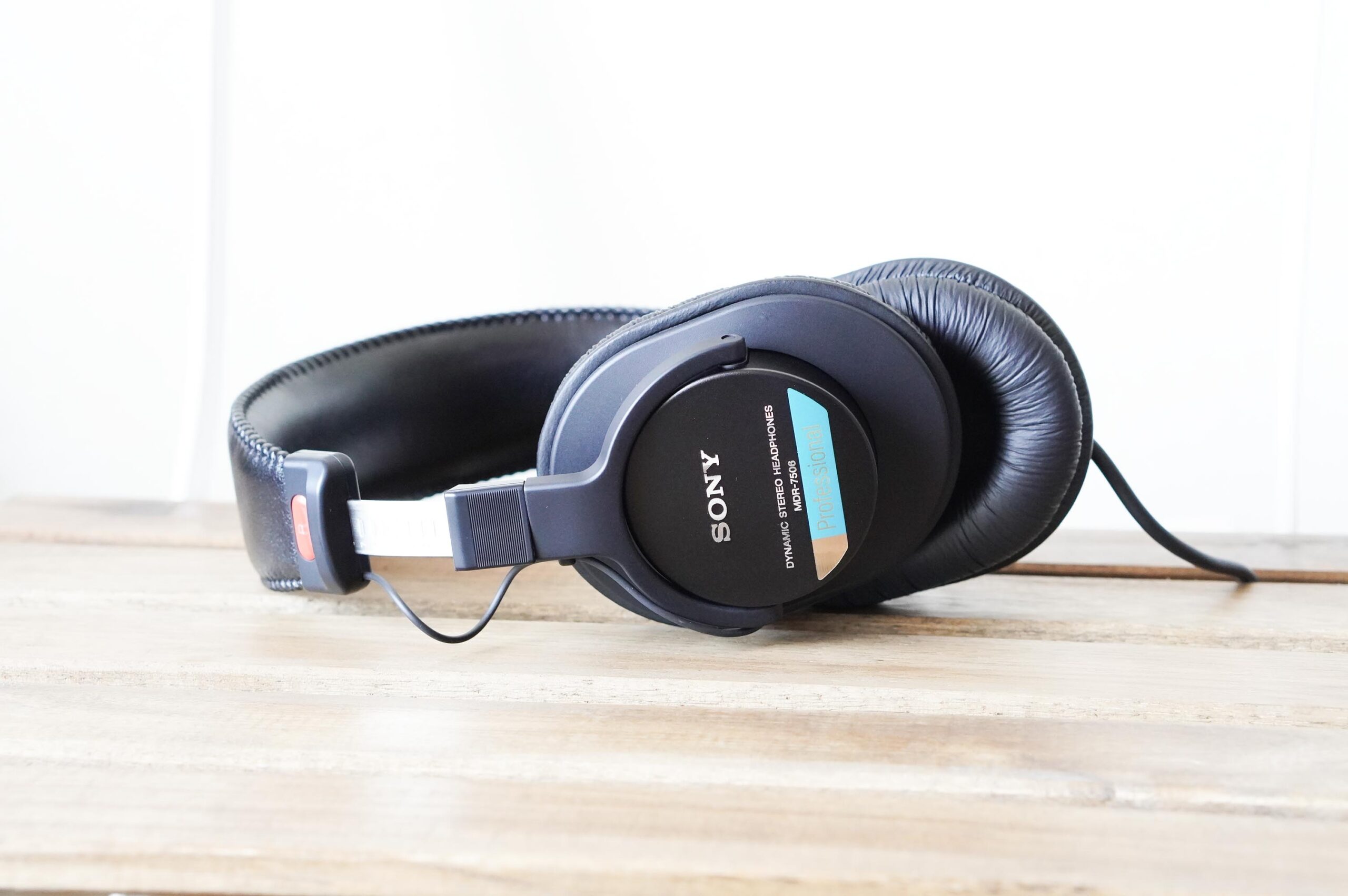 SONY MDR-7506モニターヘッドホンのレビュー！モニターヘッドフォンの