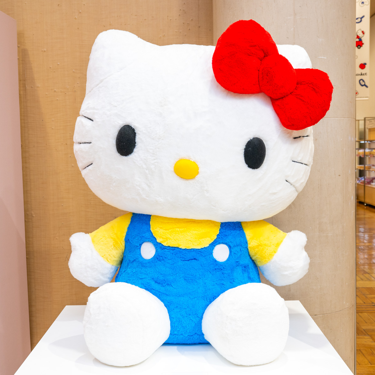 ハローキティ50周年記念の限定グッズ！福岡三越「Hello Kitty 50th