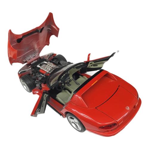 burago (ブラーゴ) ダッジ バイパー RT/10 1/18スケール ケース・台座