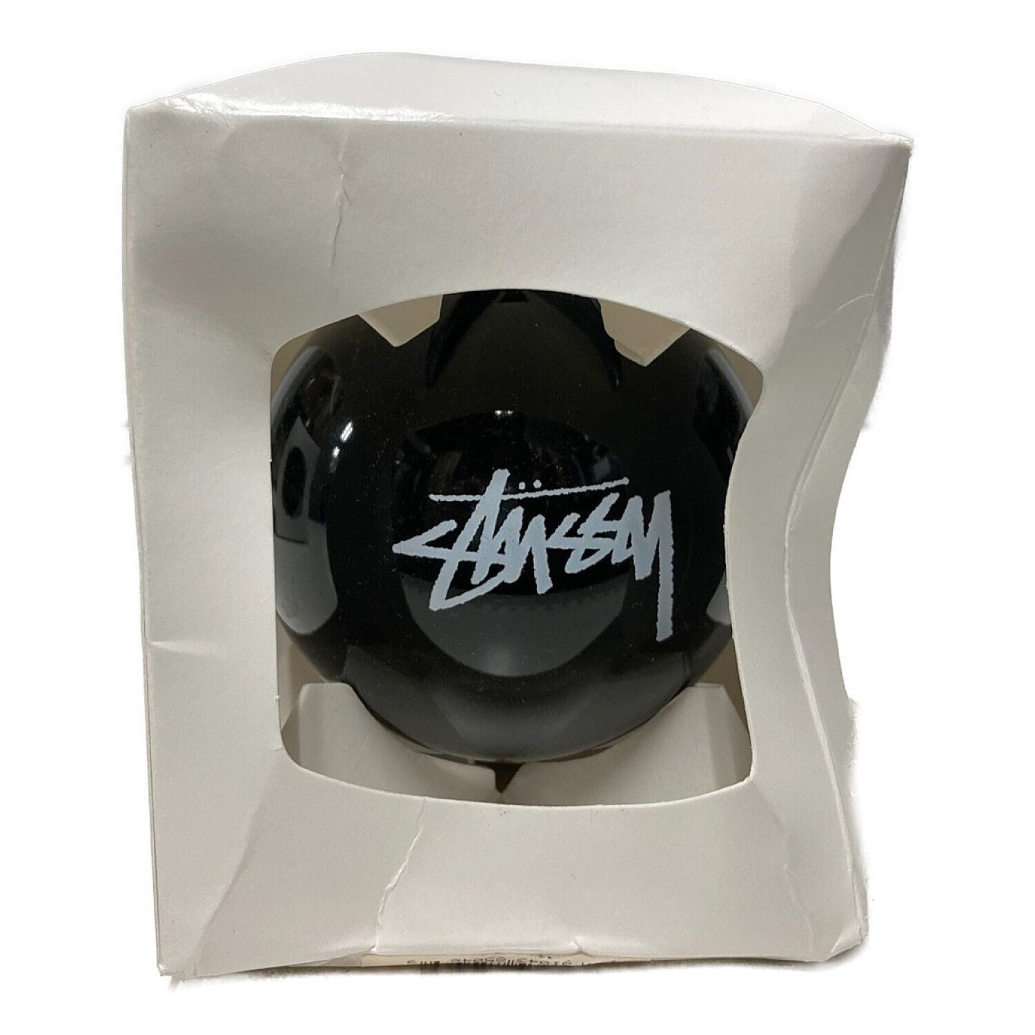 2*ん様 STUSSY ロゴ入り灰皿 中型 黒白 2*ん様 STUSSY ロゴ入り灰皿
