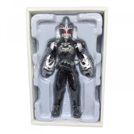 BANDAI S.H.Figuarts 仮面ライダーオーズ サゴーゾコンボ｜トレファク