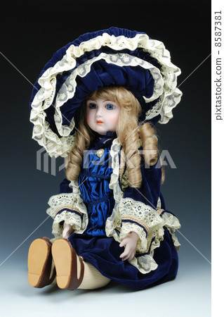 Antique French doll - Stock Photo [8587381] - PIXTA