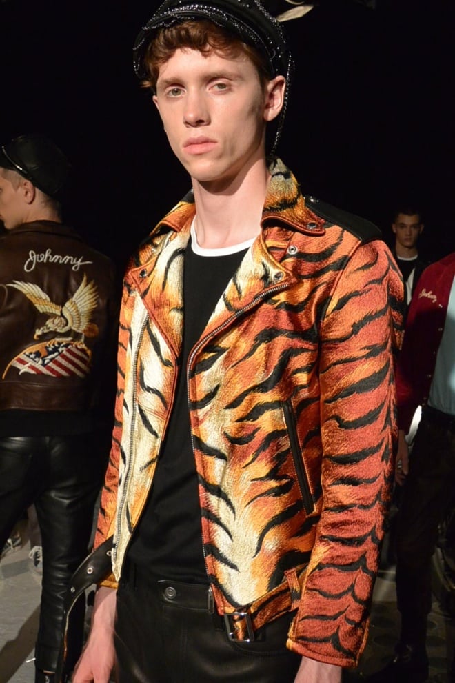 不良たちの反骨精神とピュアを伝統工芸で表現したクリスチャン・ダダ