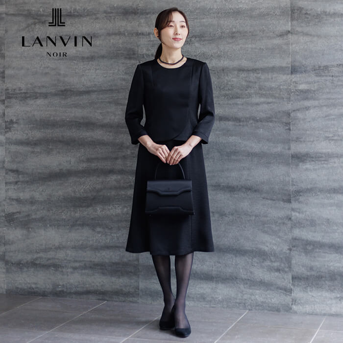 上質なジャカードに品格薫るアンサンブル 15号・ブラック｜東京