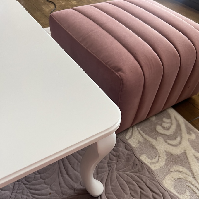 一年中使える、猫脚デザインで優雅なフォルムが高級感溢れるこたつ