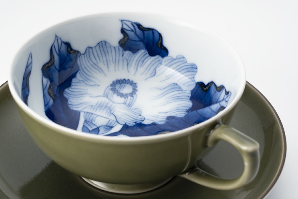 ☆古代青磁釉椿文様 碗皿 | 有田焼 深川製磁｜公式オンラインストア