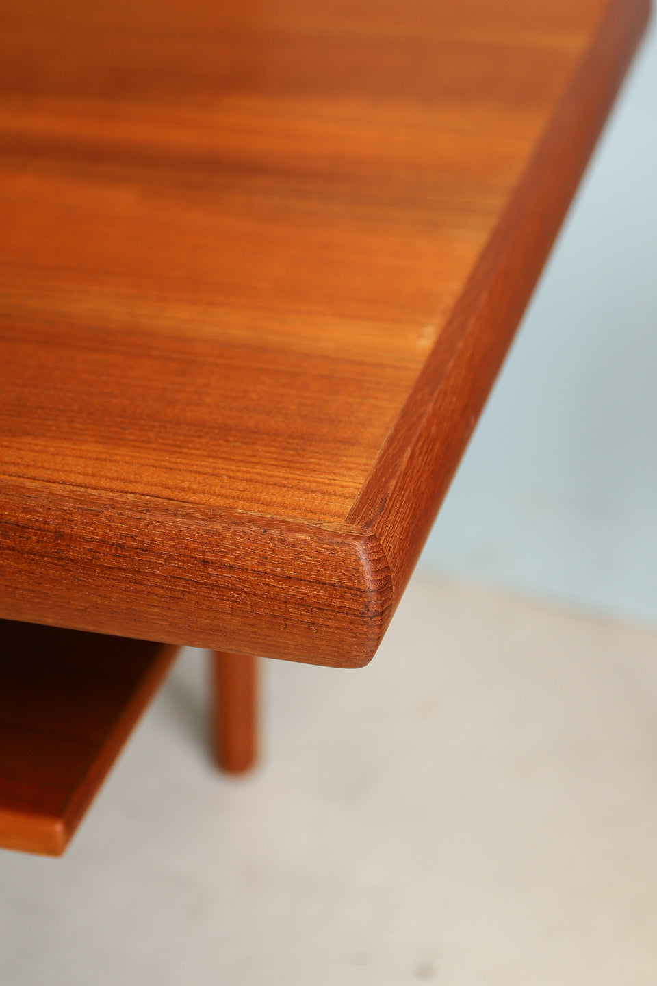 デンマークヴィンテージ コーヒーテーブル チーク材 棚板付き 北欧家具