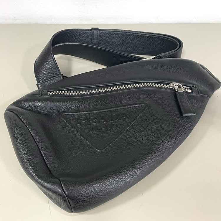 プラダ ヴィッテロダイノ ボディバッグ ブラック レザー 2VZ098の買取