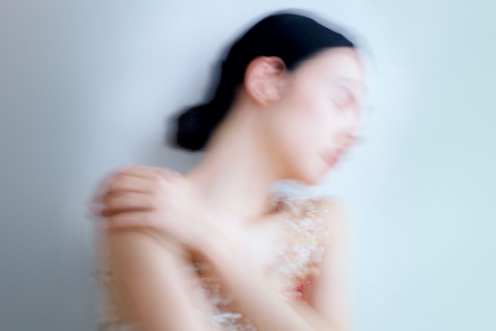 羊文学、12月6日発売のアルバム『12 hugs (like butterflies)』の