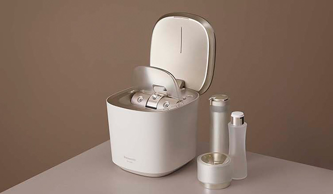 あの人気美顔スチーマーに化粧水ミストが新搭載｡おうち美容で美肌強化