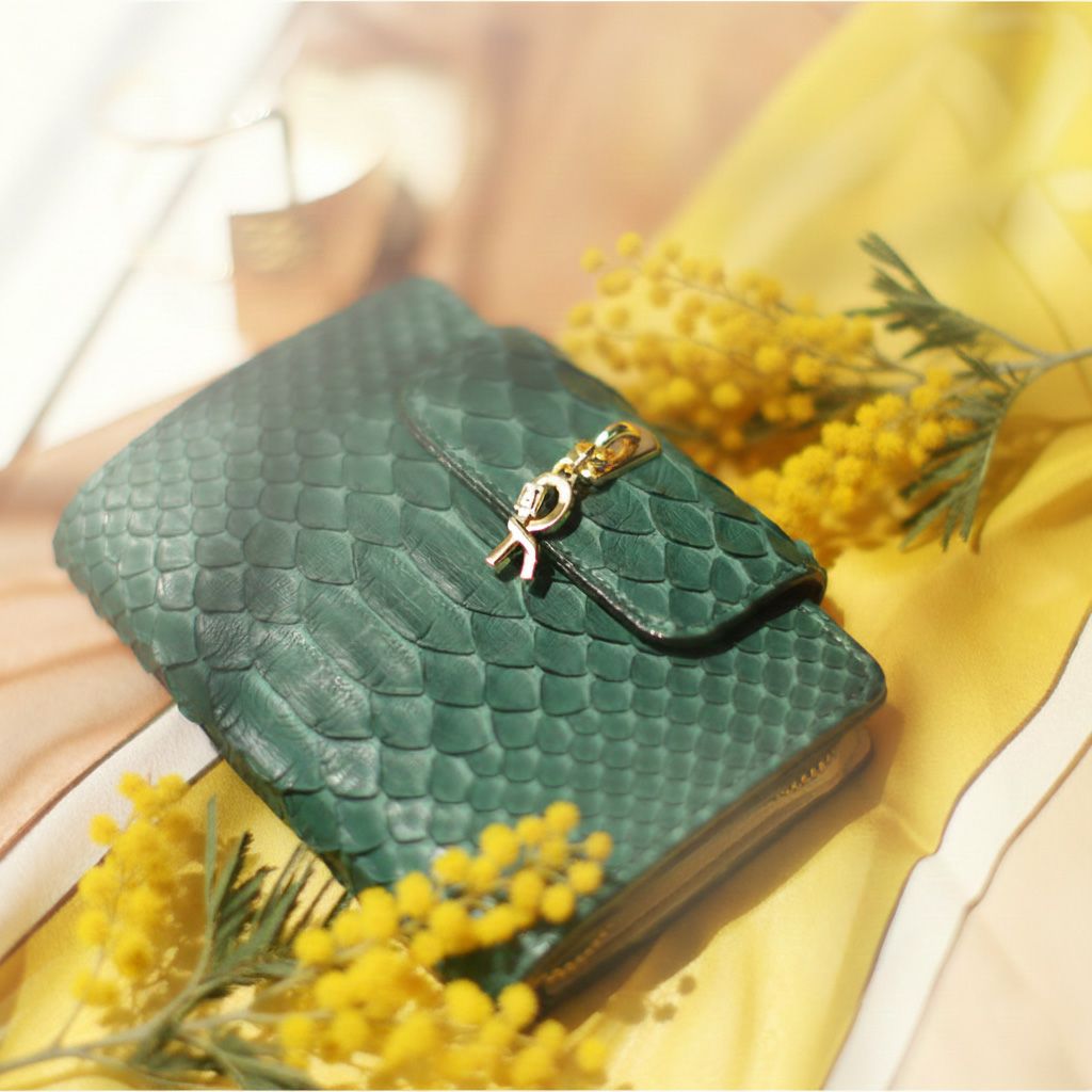 公式】ジャーダ・ロベルタディカメリーノ（Giada Roberta di Camerino