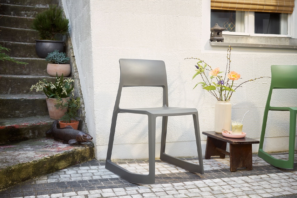 Tipton（ティップトン）/ Vitra（ヴィトラ）/Barber Osgerby（バーバー