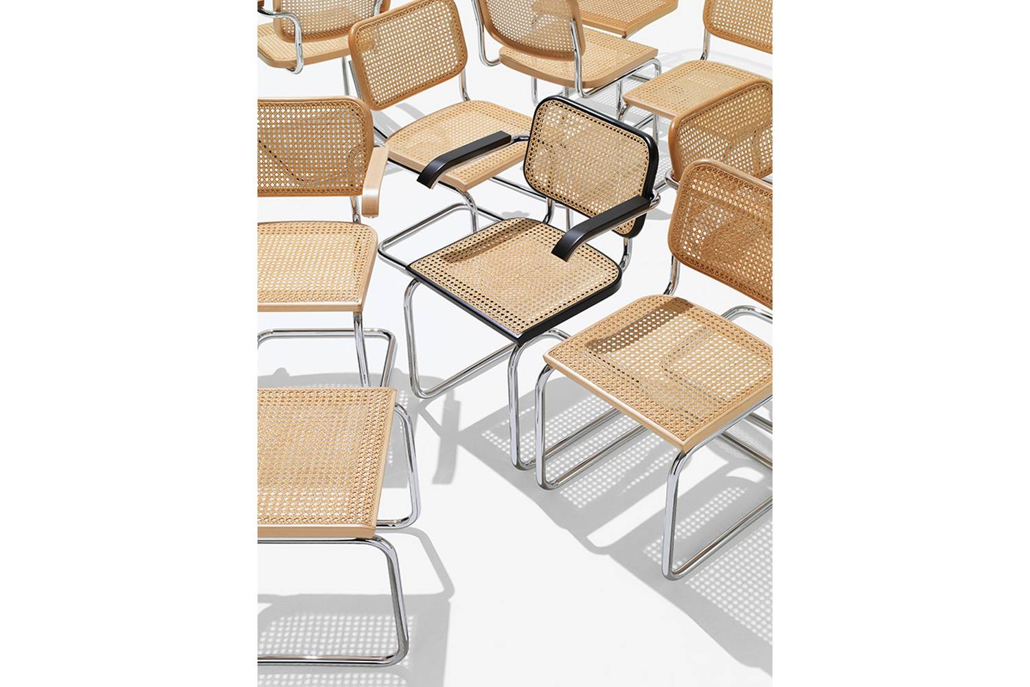 ブロイヤー コレクション チェスカチェア アームチェア 籐張りの通販