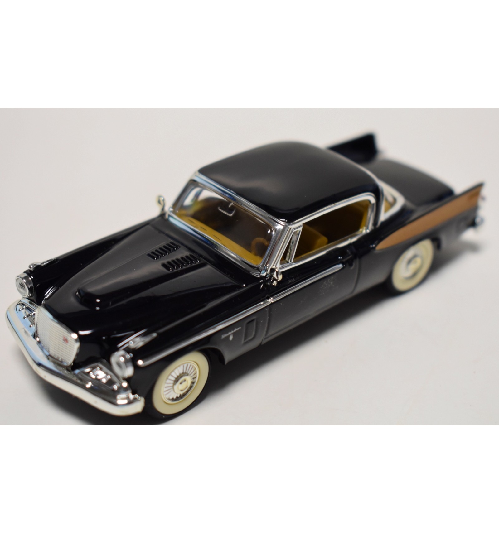 Road Signatures: 1958 Studebaker Golden Hawk - Global Diecast Direct