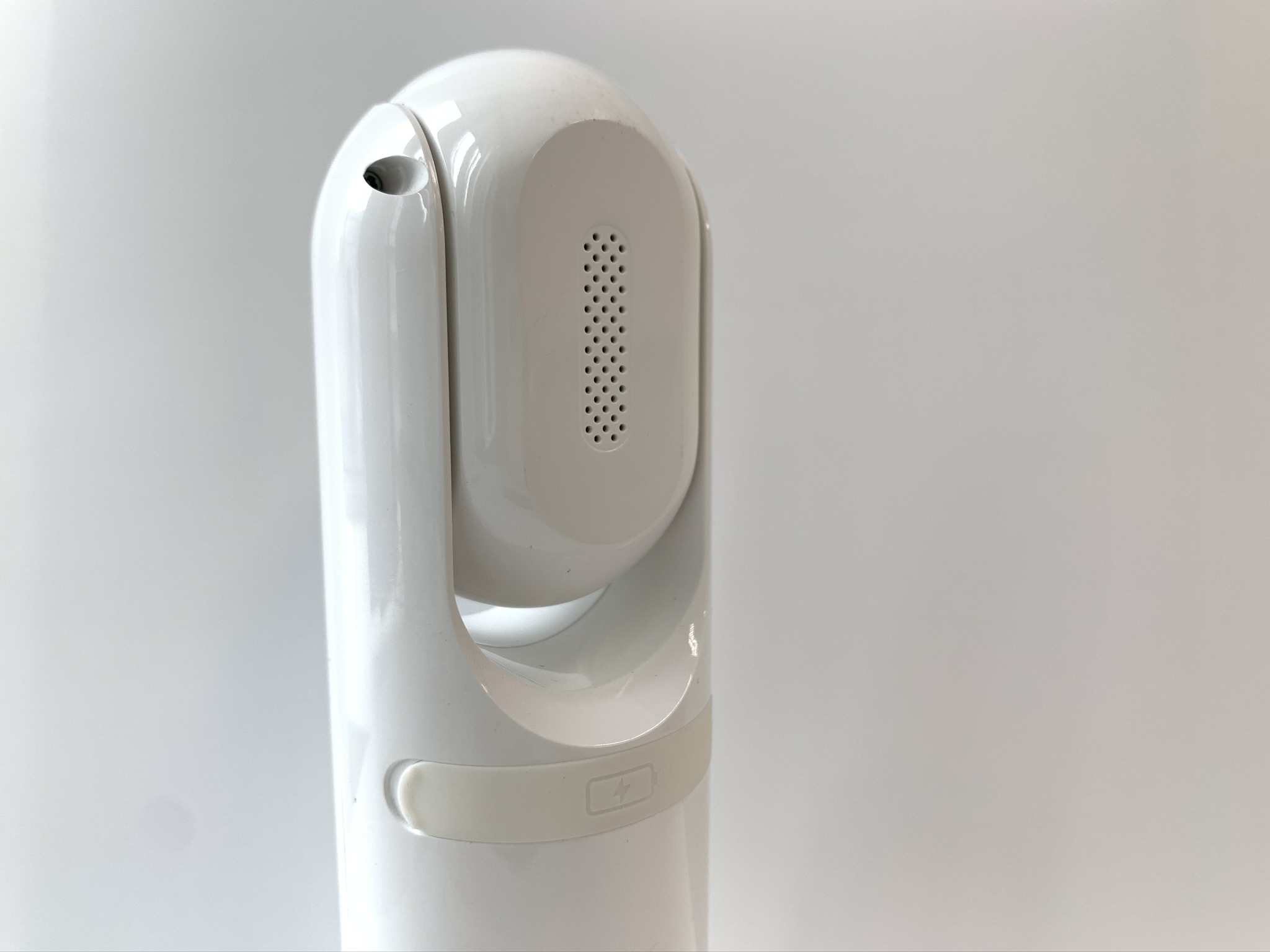 Ai 搭載セキュリティカメラ「Sticker-Eye」レビュー 電源不要、配線