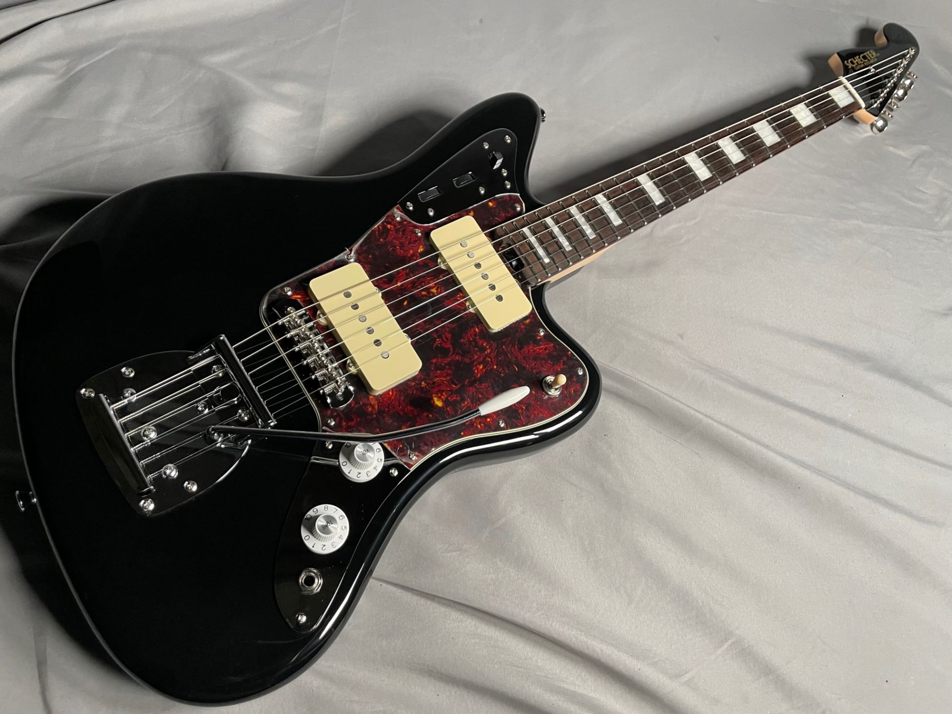 リバースヘッド × ジャズマスター“再来”｜ギターマニア石田純一の逸品