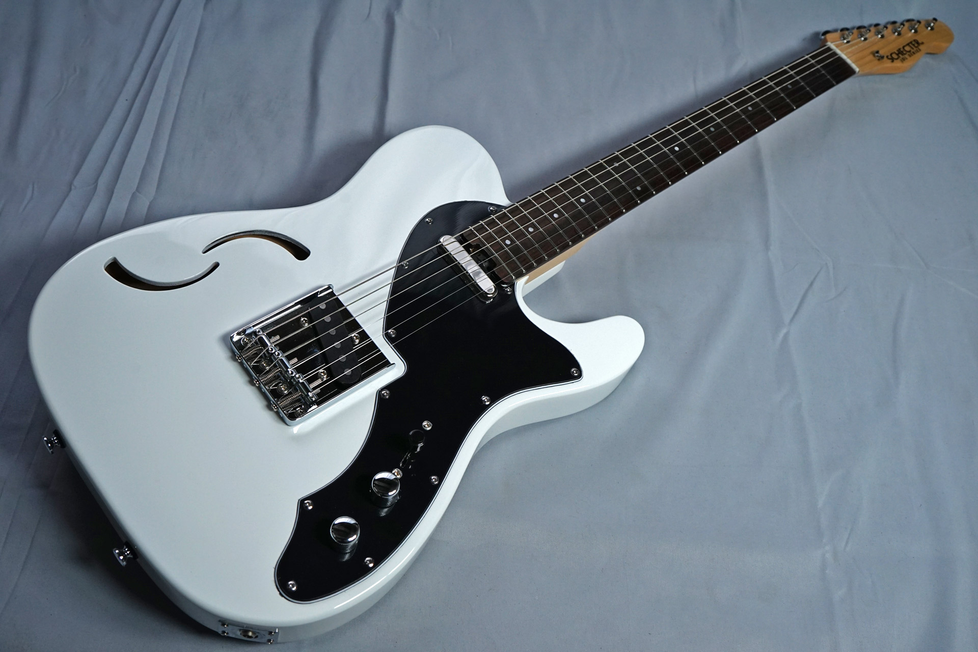 軽量・オシャレなセミホロウ構造のテレキャスタイプ｜ギターマニア石田