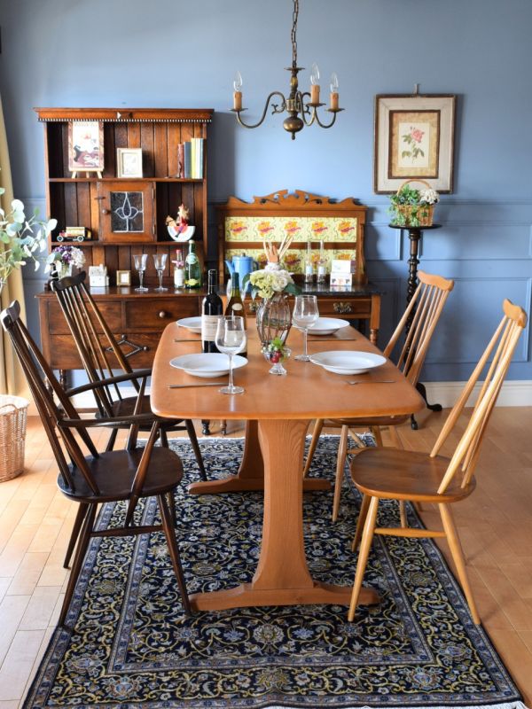 アーコールのゴールドスミスアームチェア（アップルチョコ色・アーム