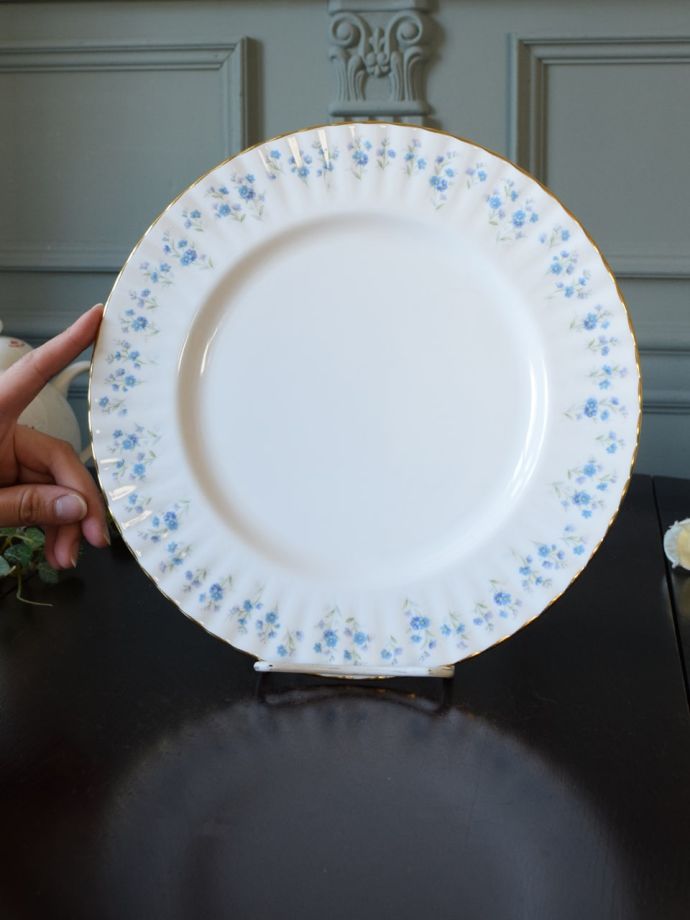 ロイヤルアルバート社の食器、勿忘草のメモリーレーンのアンティーク