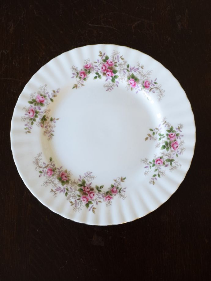 イギリスで見つけたロイヤルアルバート社（ラベンダーローズ）の