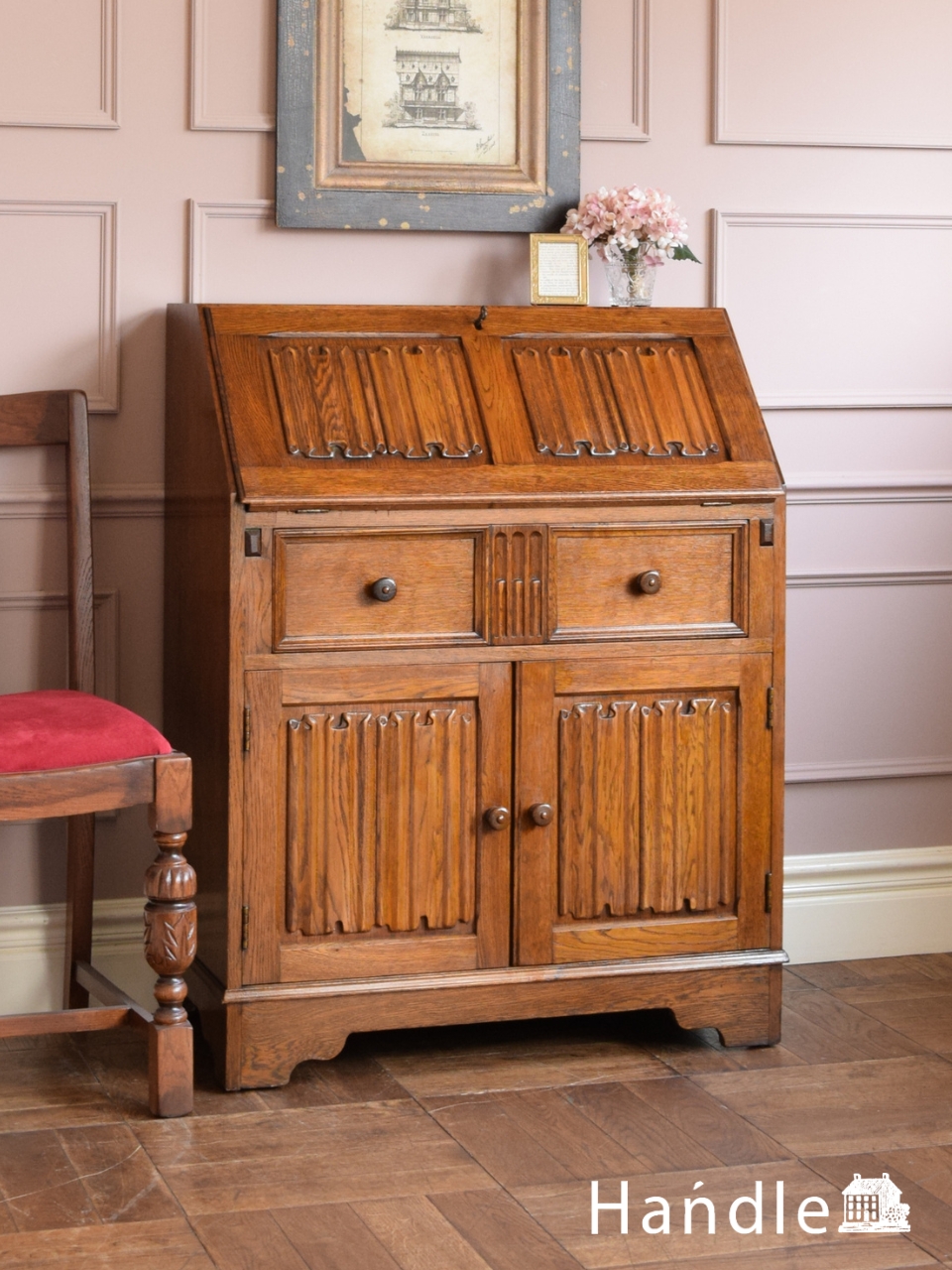 英国アンティークの書斎机、長い猫脚のライティングビューロー(i-035-f