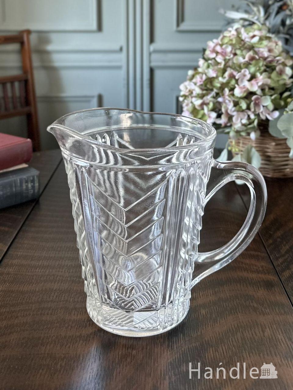 イギリスから届いたアンティークガラスのデカンタ、フタが付いた