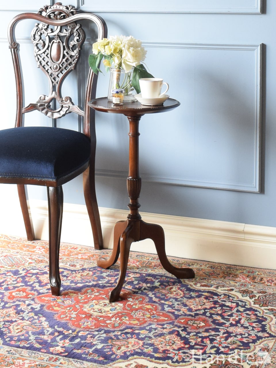 フランスのおしゃれなアンティークローテーブル、猫脚の美しいコーヒー