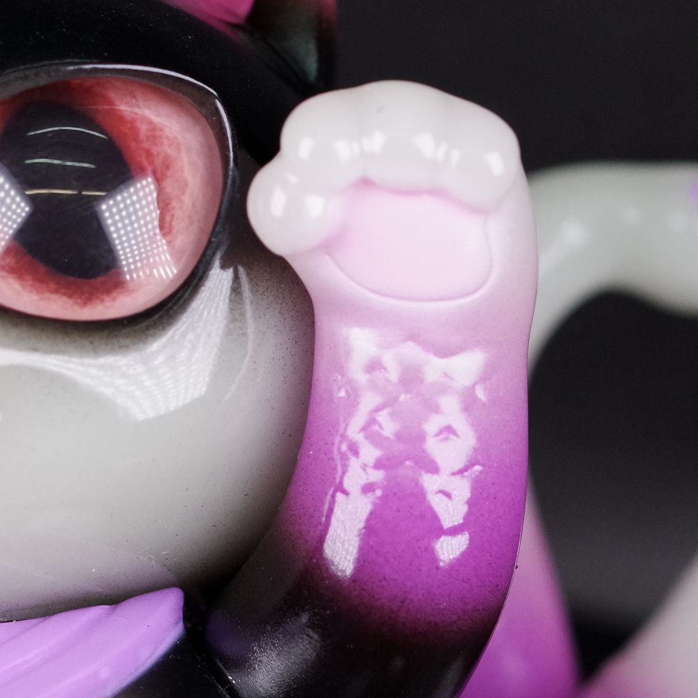 11月20日(月)18時より抽選開始】【MEOWWWTHRA】ニャスラ(蓄光パープル